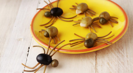 Creepy crawly Halloween spider snacks